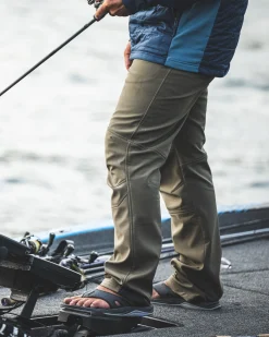 Sale Simms Fishing Men's Rogue Softshell Pants Dark Stone